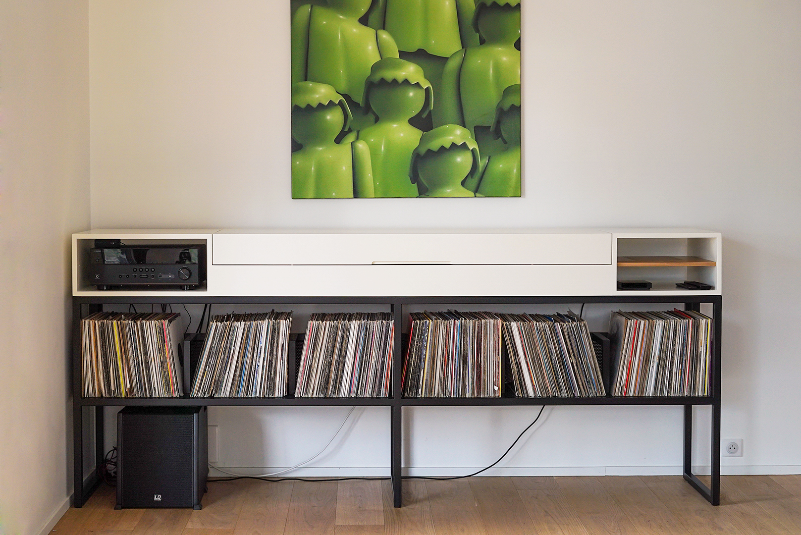 meuble rangement vinyles et platines, landes, pays basque, dj booth, hossegor, custom made record cabinet
