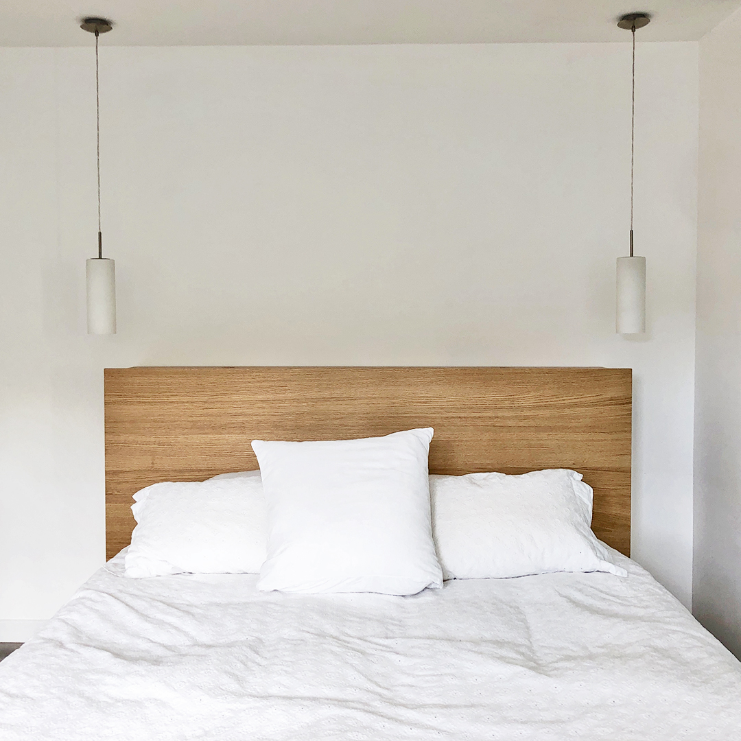 Tête de lit sur mesure, rangement, bois massif, tiroirs. Pays Basque, Landes, mobilier sur mesure.