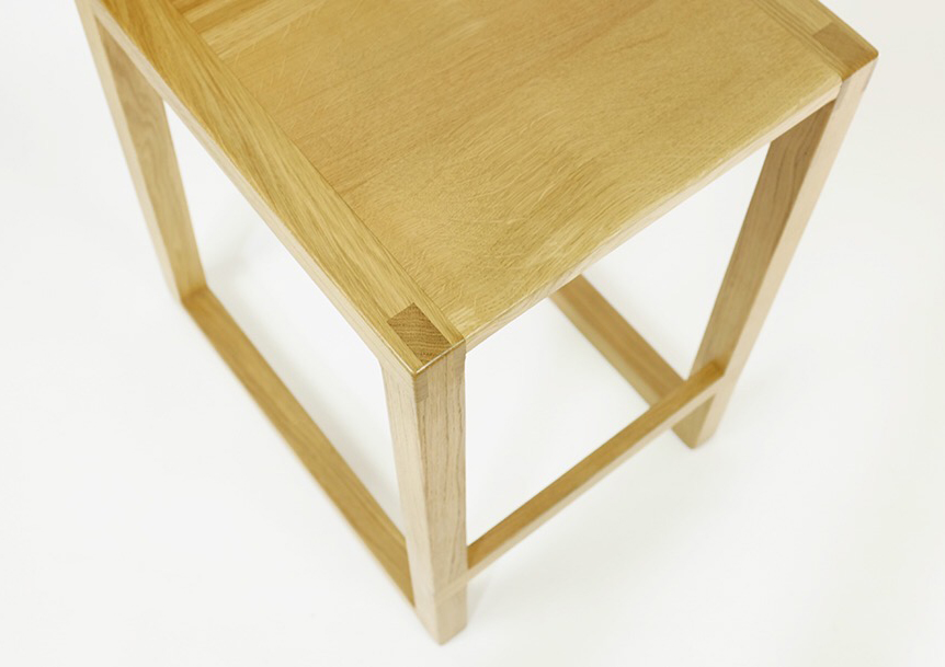 Tabouret de bar ou cuisine en bois massif, tabourets en chene massif. wood bar and kitchen stool. Landes, Pays Basque