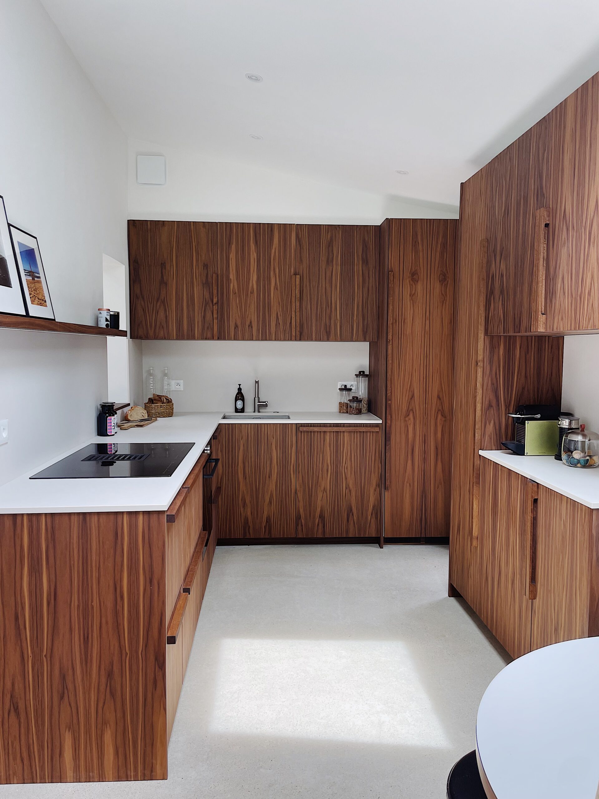 cuisine sur mesure en bois de noyer à Hossegor Landes Pays basque