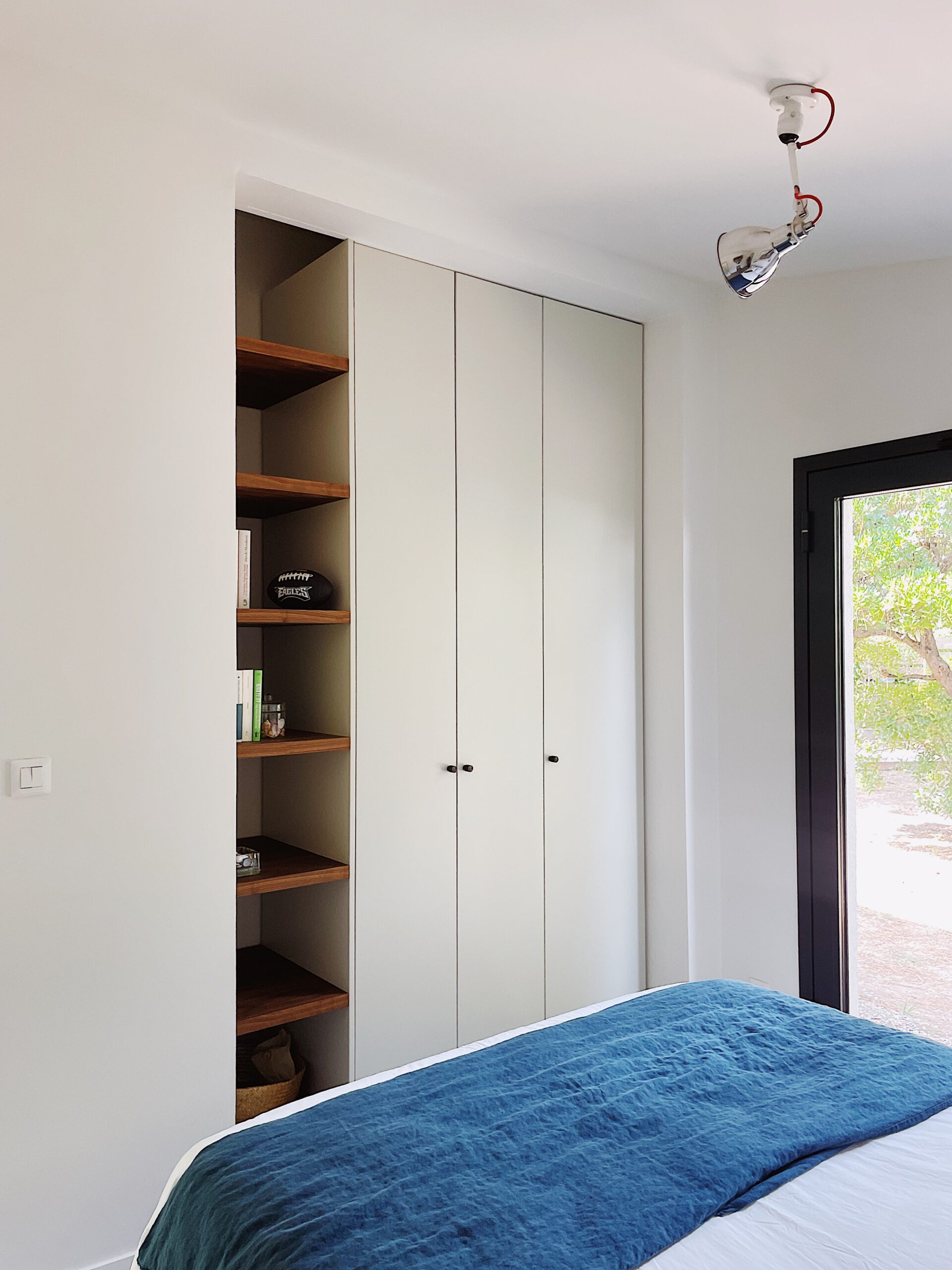 Dressing sur mesure, bois laquée et bois de noyer, Hossegor, Seignosse, Landes Pays Basque