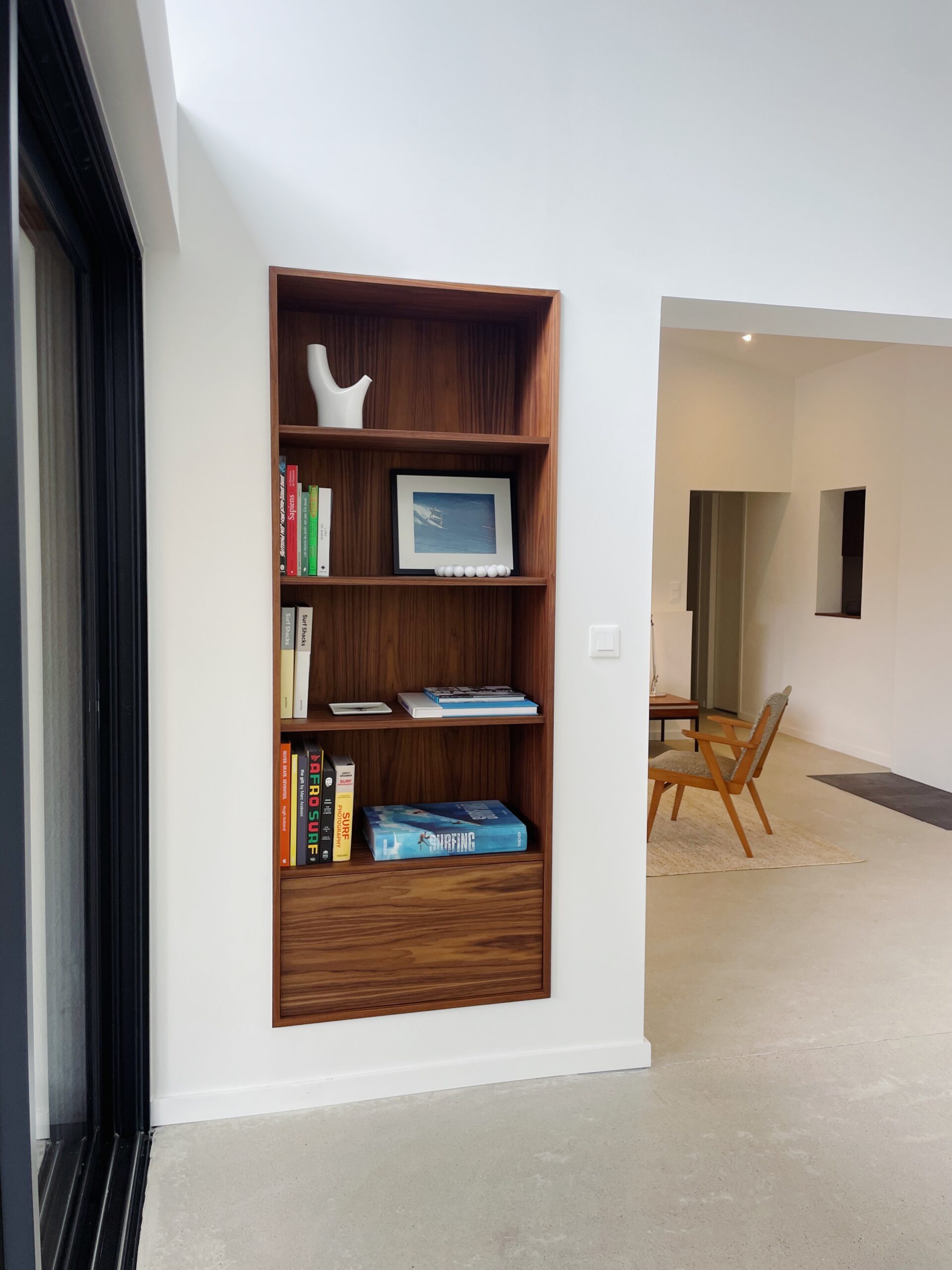 Bibliothèque en bois de noyer sur mesure, Hossegor, Seignosse, Landes Pays Basque